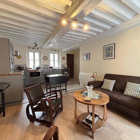 Les Remparts Apt Spacieux 1 Er Etage Renove Joliment Decore Bien Equipe Plein Centre Bayeux Proche Plages Du Debarquement Parking Gratuit A Proximite Buitenkant foto