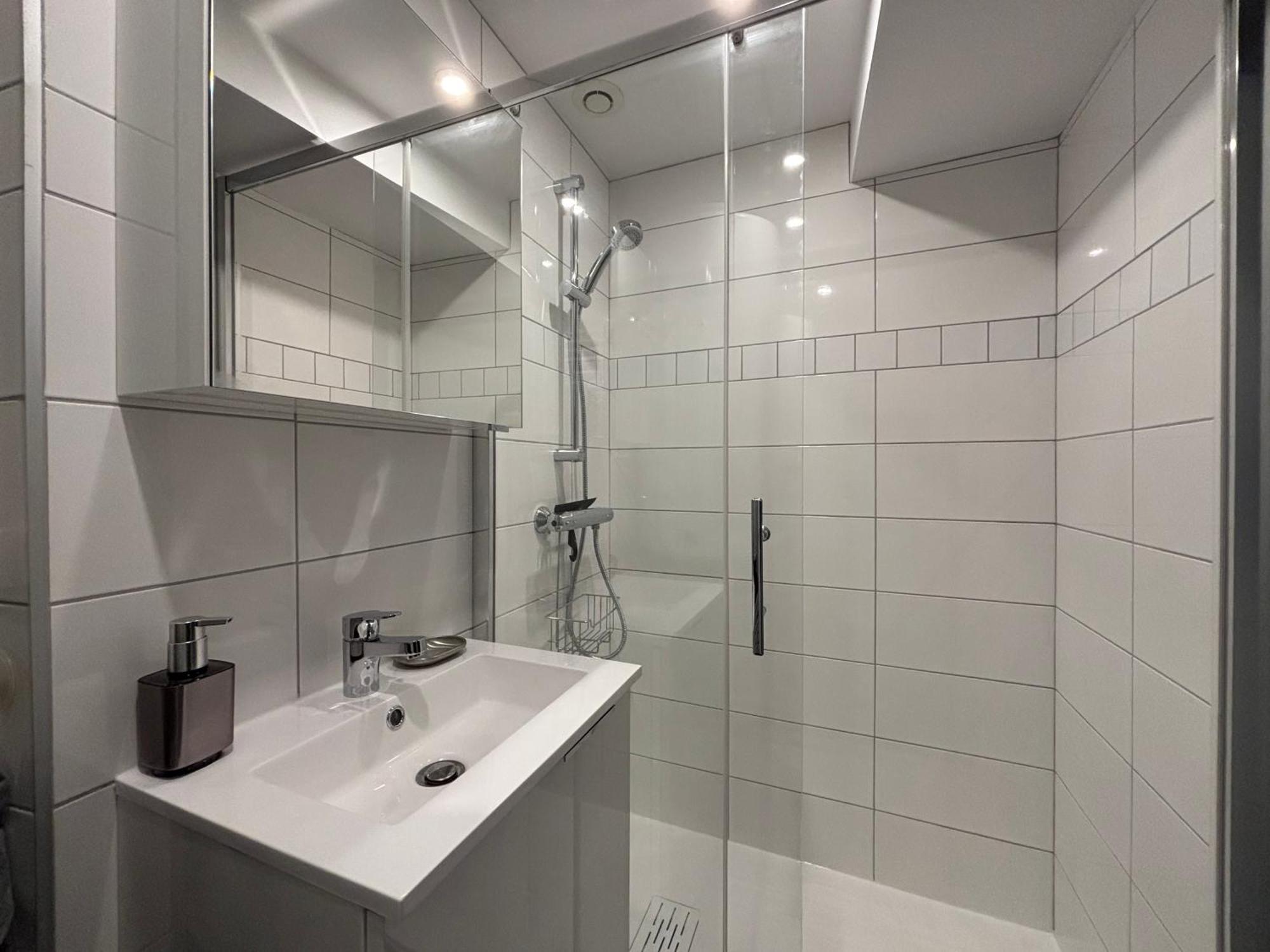 Les Remparts Apt Spacieux 1 Er Etage Renove Joliment Decore Bien Equipe Plein Centre Bayeux Proche Plages Du Debarquement Parking Gratuit A Proximite Buitenkant foto