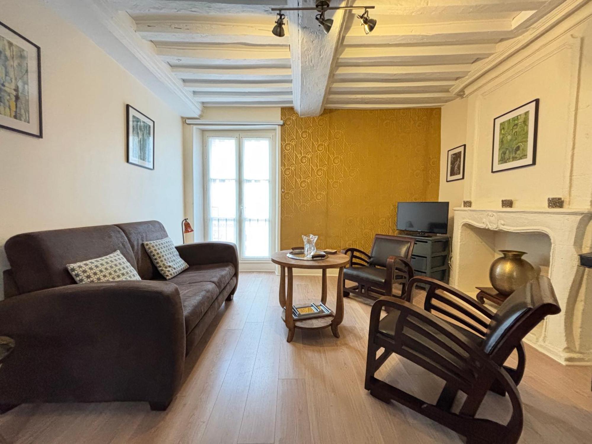 Les Remparts Apt Spacieux 1 Er Etage Renove Joliment Decore Bien Equipe Plein Centre Bayeux Proche Plages Du Debarquement Parking Gratuit A Proximite Buitenkant foto