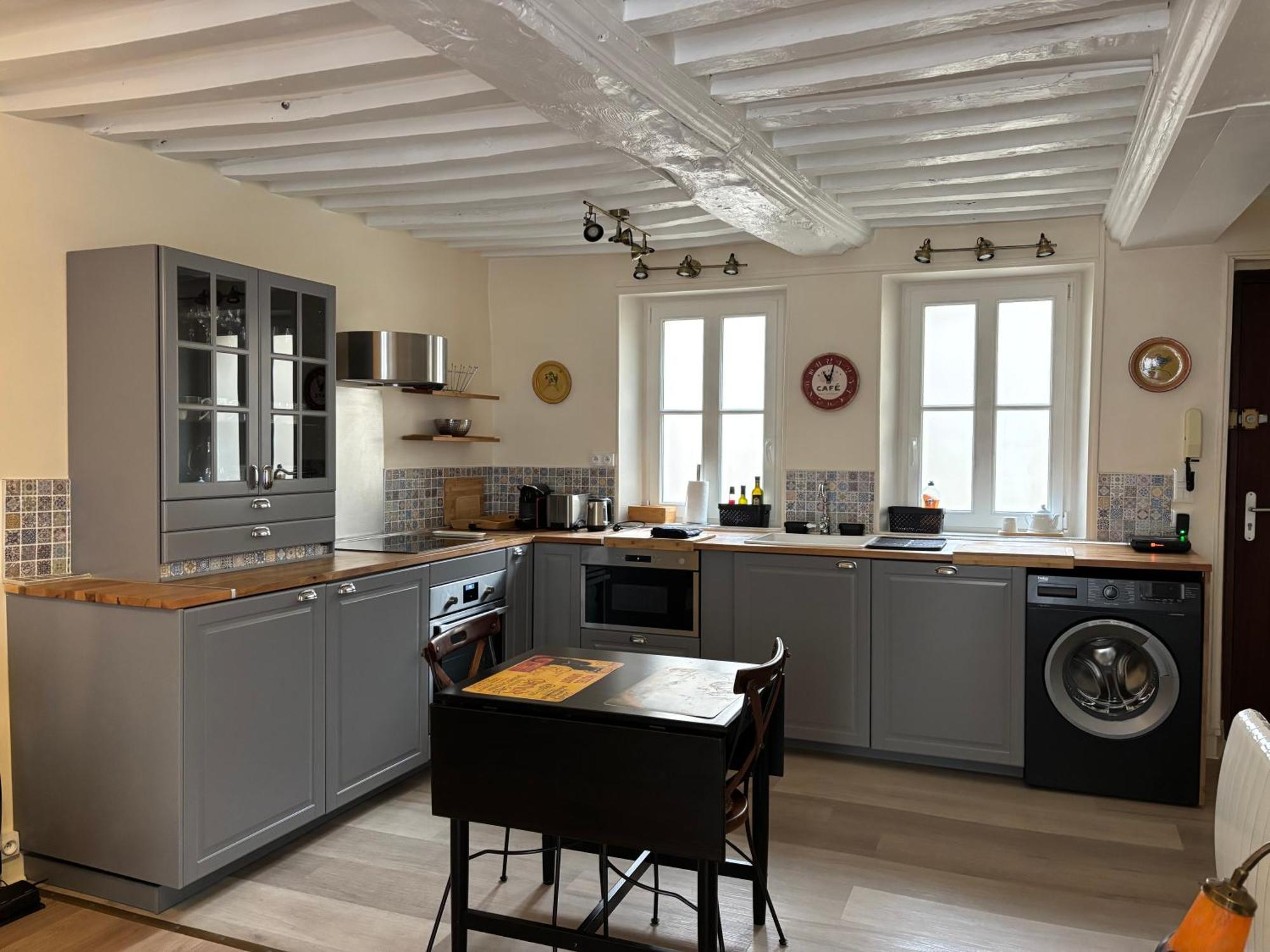 Les Remparts Apt Spacieux 1 Er Etage Renove Joliment Decore Bien Equipe Plein Centre Bayeux Proche Plages Du Debarquement Parking Gratuit A Proximite Buitenkant foto